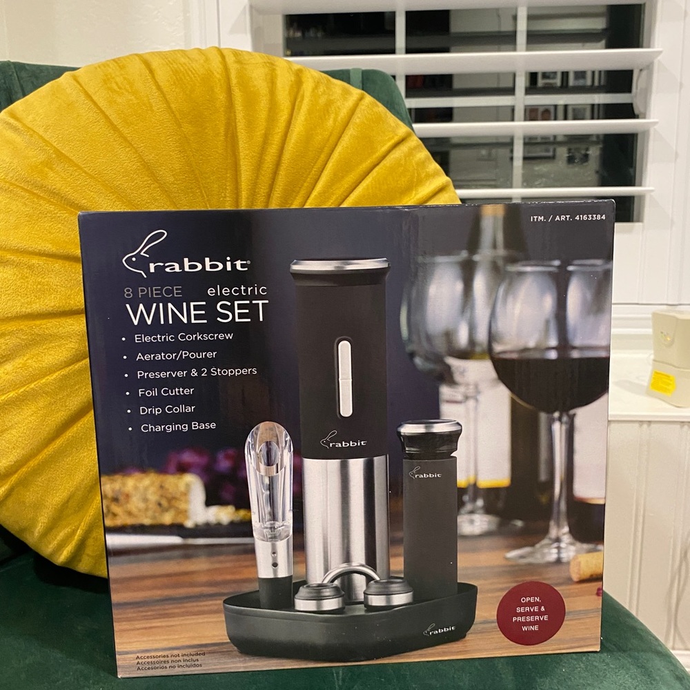 Rabbit 8 piece wine set
